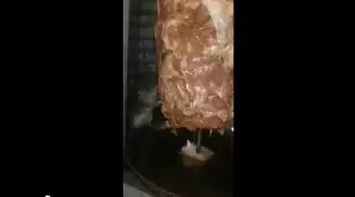 Ролик с крысой в донерной прокомментировала администрация вокзала в Алматы