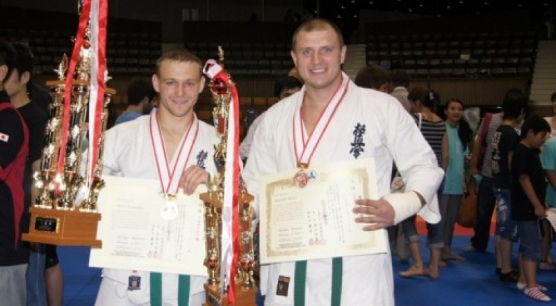 Антон Кривошеев (слева) являлся чемпионом России и мира по каратэ кекусинкай в весе до 65 килограммов. © vk.com