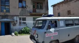 В Караганде мужчина зарезал мать двоих детей - убийцу чуть не растерзала толпа