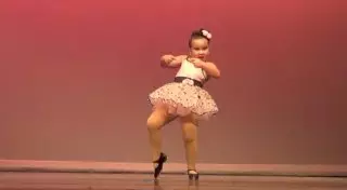 Танец 6-летней девочки поразил пользователей Сети