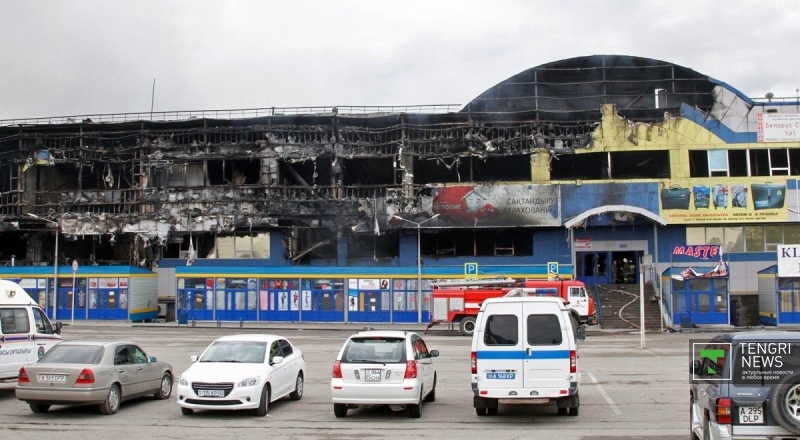 ТЦ "Адем" после пожара. Фото © Дмитрий Хегай.