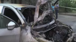 Неизвестные подожгли иномарку в Алматы