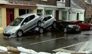 Наводнение в Шотландии смыло машины и оставило сотни семей без света