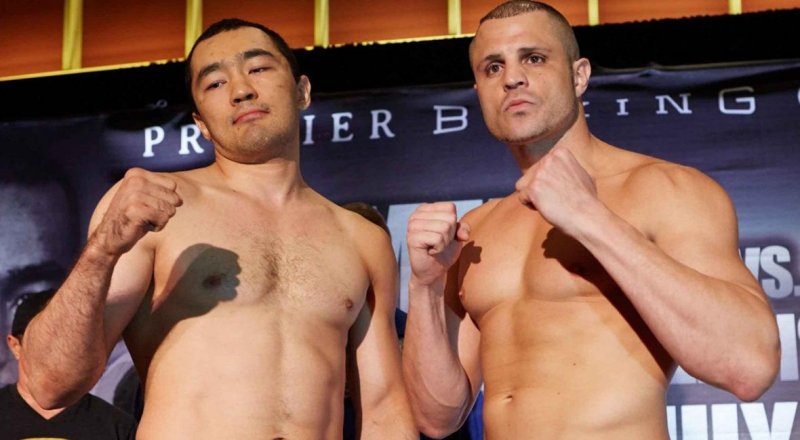 Бейбут Шуменов и Би Джей Флорес на взвешивании. Фото: BoxingScene.com