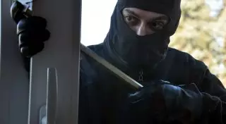 Воры-альпинисты пробирались в квартиры по крышам в Астане