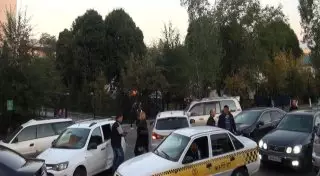 Массовое ДТП с участием шести авто произошло в Алматы