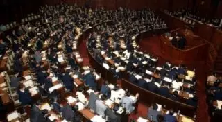 Правительство Японии ушло в отставку