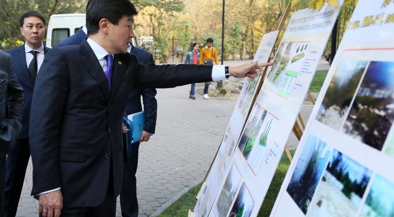 Аким Алматы Бауыржан Байбек. Фото пресс-службы акима