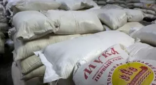 Кыргызстан ввел квоту на ввоз муки из Казахстана