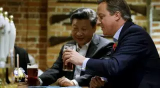Си Цзиньпин и Кэмерон выпили в пабе