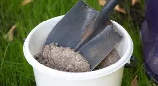 Жителей частного сектора штрафуют за вынос золы и угля на проезжую часть в Астане