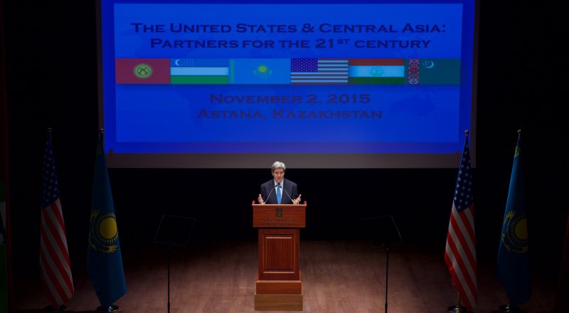Джон Керри на выступлении в Назарбаев Университете. Фото пресс-службы госдепартамента США.