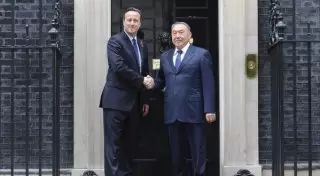 Назарбаев наградил премьер-министра Великобритании орденом "Достык"