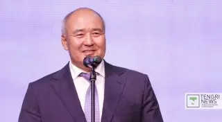 Шукеев попросил у Назарбаева еще больше полномочий для себя