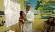 Американский врач придумал, как моментально успокоить плачущего ребенка