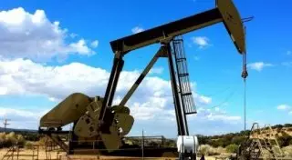 Нефть марки Brent неожиданно стала дешевле WTI