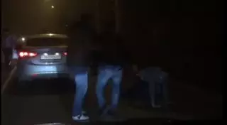 Видео с жестоким избиением водителя в Алматы появилось в Сети