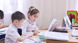 Какой будет школьная форма в Казахстане