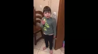 Шестилетний мальчик до слез растрогал пользователей Интернета