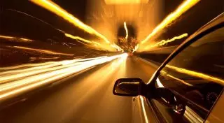 Аким Алматы потребовал пресечь ночные гонки по Аль-Фараби