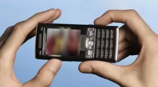 Отец из ролика про детей и "водку" рассказал подробности инцидента