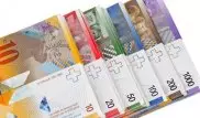 Власти Швейцарии решили выплачивать своим гражданам по 2,5 тысячи евро