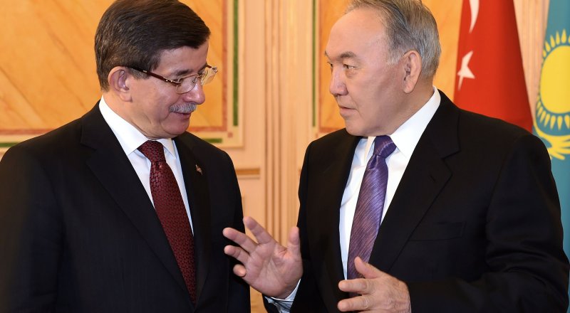 Премьер-министр Турции Ахмет Давутоглу и Президент Казахстана. Фото ©Akorda