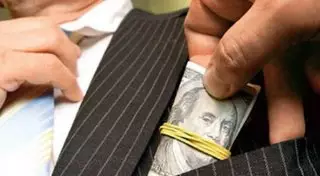 Районный аким получил выговор из-за подчиненного-взяточника в Алматинской области