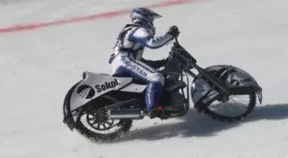 Казахстанский гонщик вылетел с трассы на соревнованиях на "Медеу"