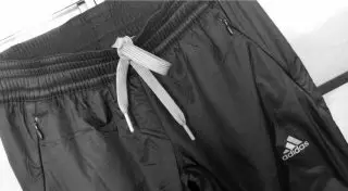 Учительницу, устроившую "показательную порку" ученику из-за болоньевых штанов, наказали в Павлодаре