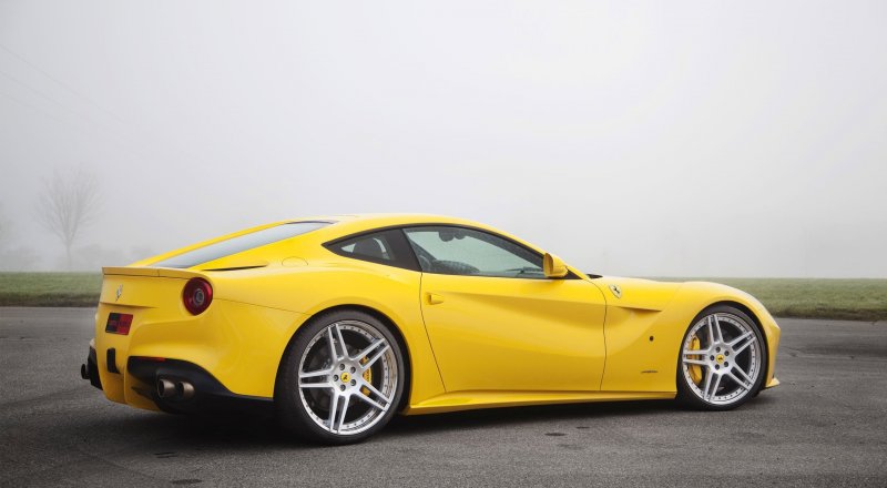 Фото с сайта wallcars.net