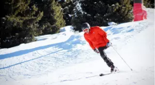 Лыжник без ноги работает спасателем на "Шымбулаке"