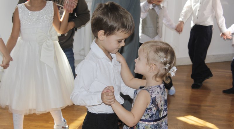 Весенний бал детей-аутистов. ©Tengrinews