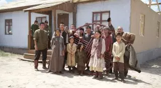 Назарбаев посетил предпоказ фильма "Дорога к матери" в "Керуене"