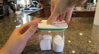 Что произойдет с зефиром в вакууме