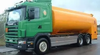 Водитель погиб при опрокидывании автоцистерны с газом в Акмолинской области