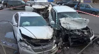 Лобовое столкновение двух авто произошло в Алматы