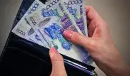 В каких областях Казахстана жители получили наибольшую прибавку к зарплате