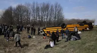 Автобус со школьниками перевернулся из-за стакана с напитком в США