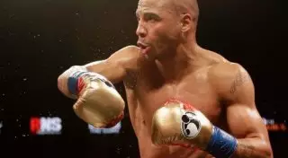 Андре Уорд одержал победу над Салливаном Баррерой