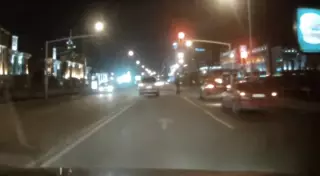 Полицейские ищут водителя Lexus, который едва не сбил пешеходов в центре Астаны