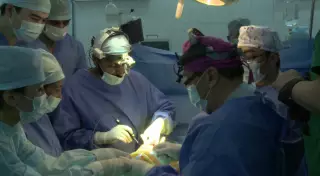 Операцию по пересадке печени двум детям провели казахстанские и индийские хирурги в Алматы