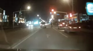 Водителем Lexus, который едва не сбил пешеходов в Астане, оказалась 20-летняя девушка