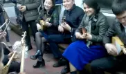Казахстанские домбристы порадовали пассажиров Московского метро
