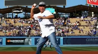 Головкин произвел торжественное вбрасывание на бейсбольном матче