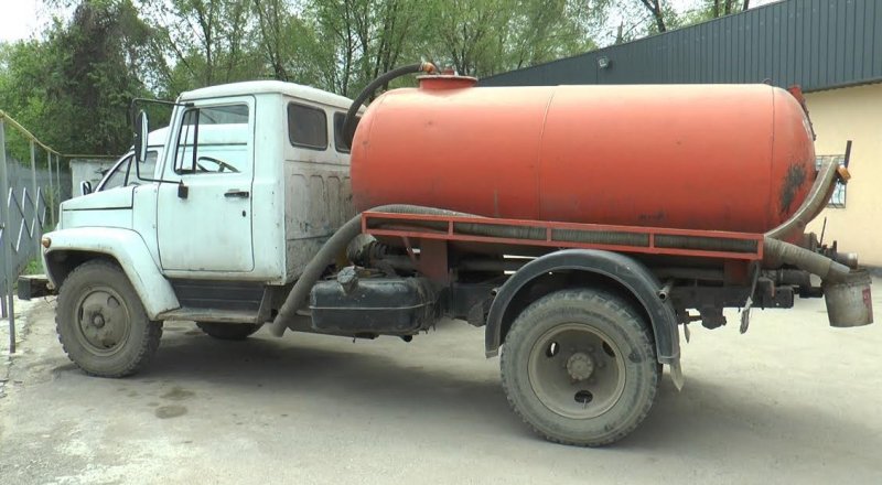 Фото местной полицейской службы ДВД Алматы.