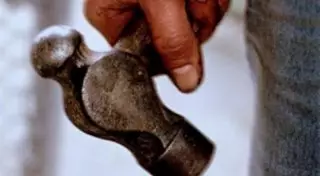 В Алматы внук до смерти забил молотком своего дедушку