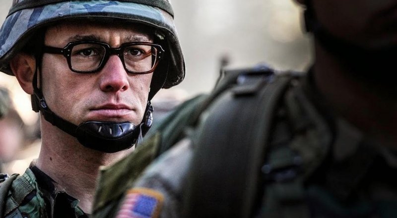 Кадр из фильма "Сноуден"