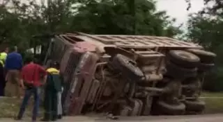 ДТП произошло с участием большегрузов в Шымкенте