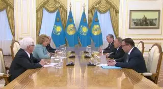 Назарбаев представил к награде Валентину Матвиенко